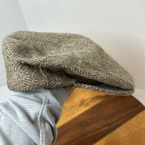 Vintage 100% Scottish Wool Harris Tweed Peaked Cap Country Gentleman - Picture 1 of 12